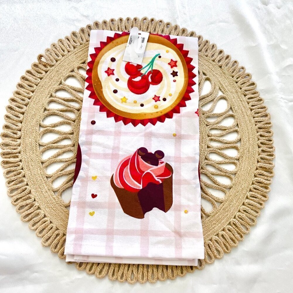 NWT Disney Mickey Pie Towel Set